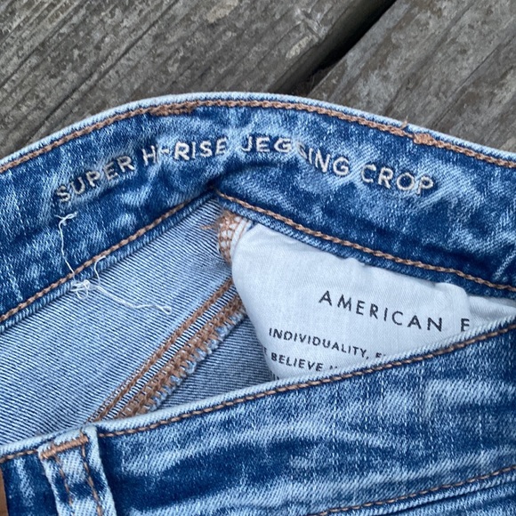 American Eagle super high rise jegging crop distressed light blue size 0 - Picture 4 of 7